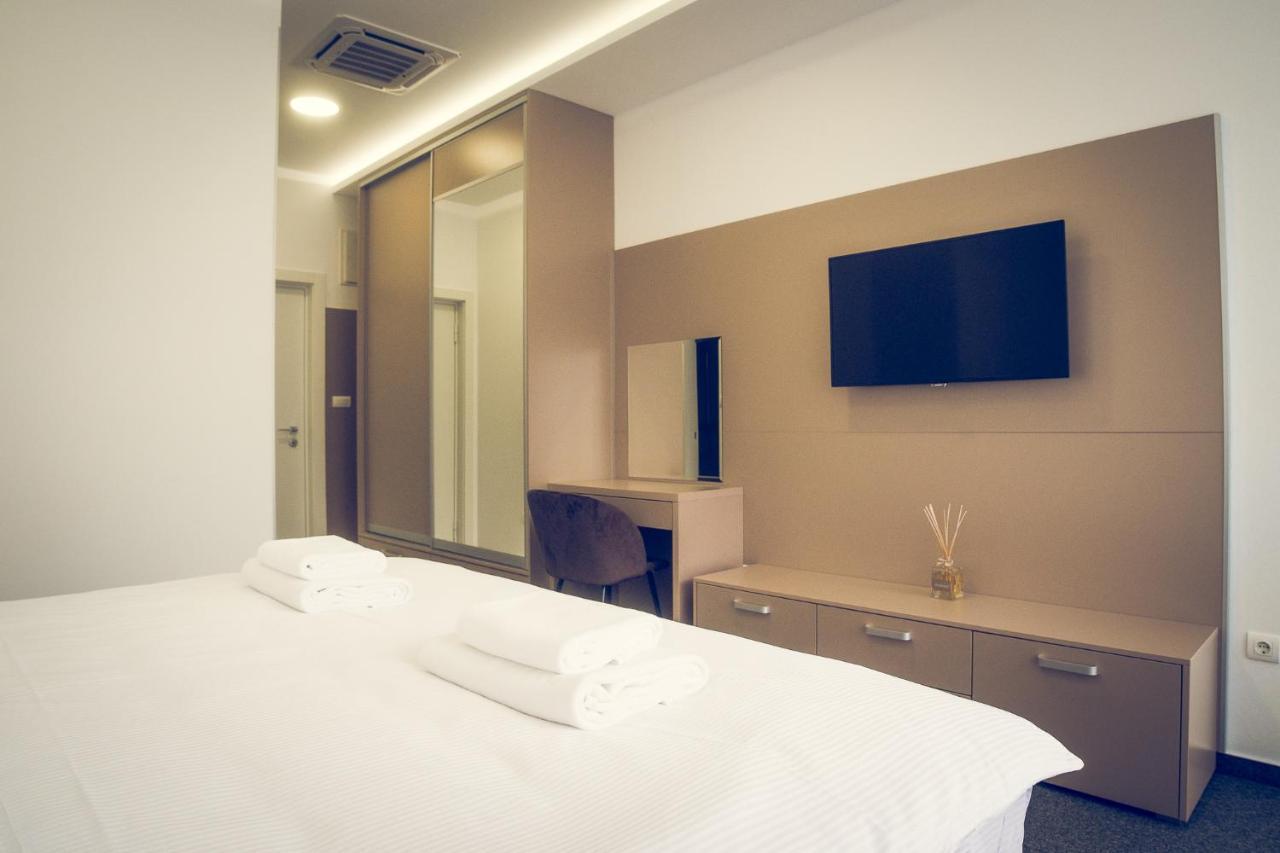 Apartmani Sl Luxury Μπάνια Λούκα Εξωτερικό φωτογραφία
