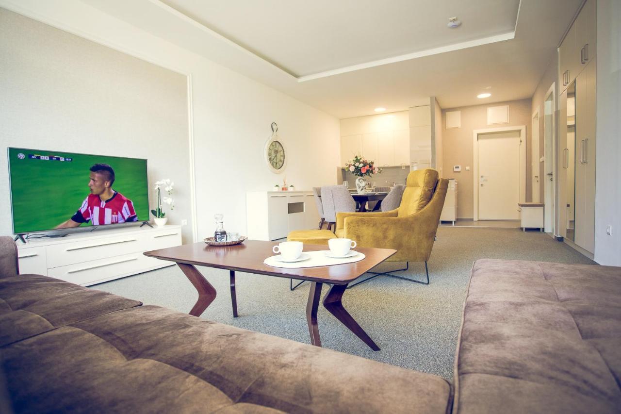 Apartmani Sl Luxury Μπάνια Λούκα Εξωτερικό φωτογραφία