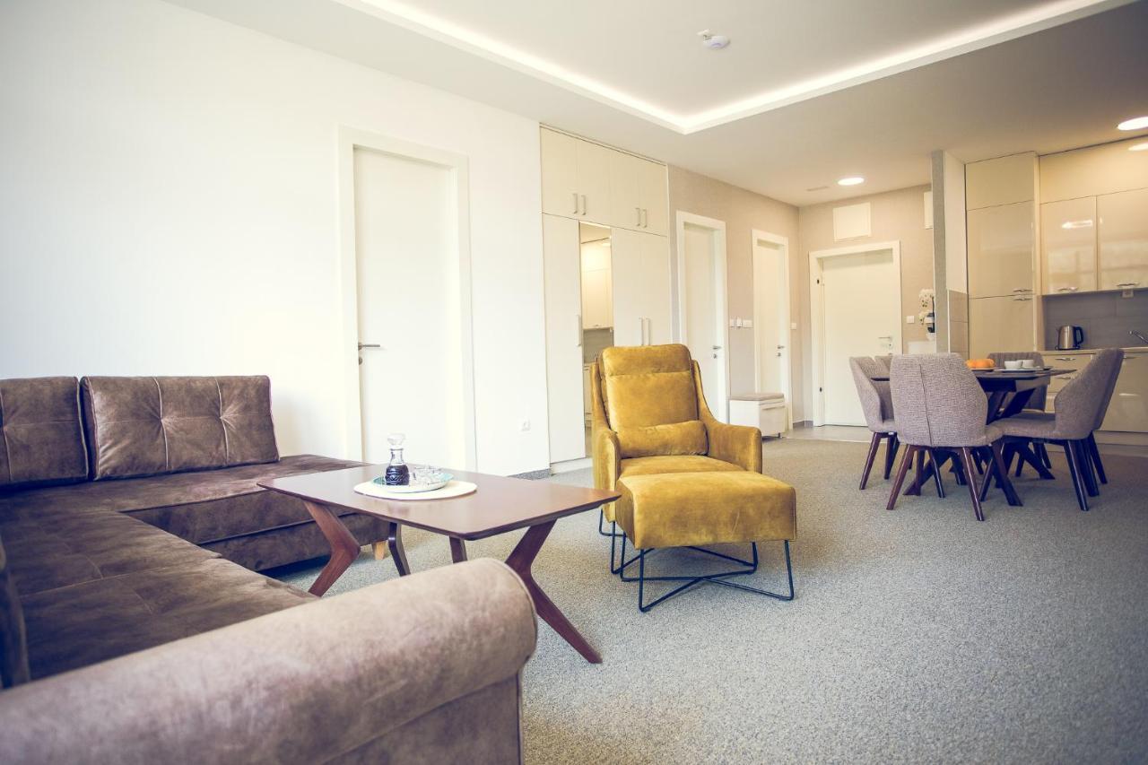 Apartmani Sl Luxury Μπάνια Λούκα Εξωτερικό φωτογραφία