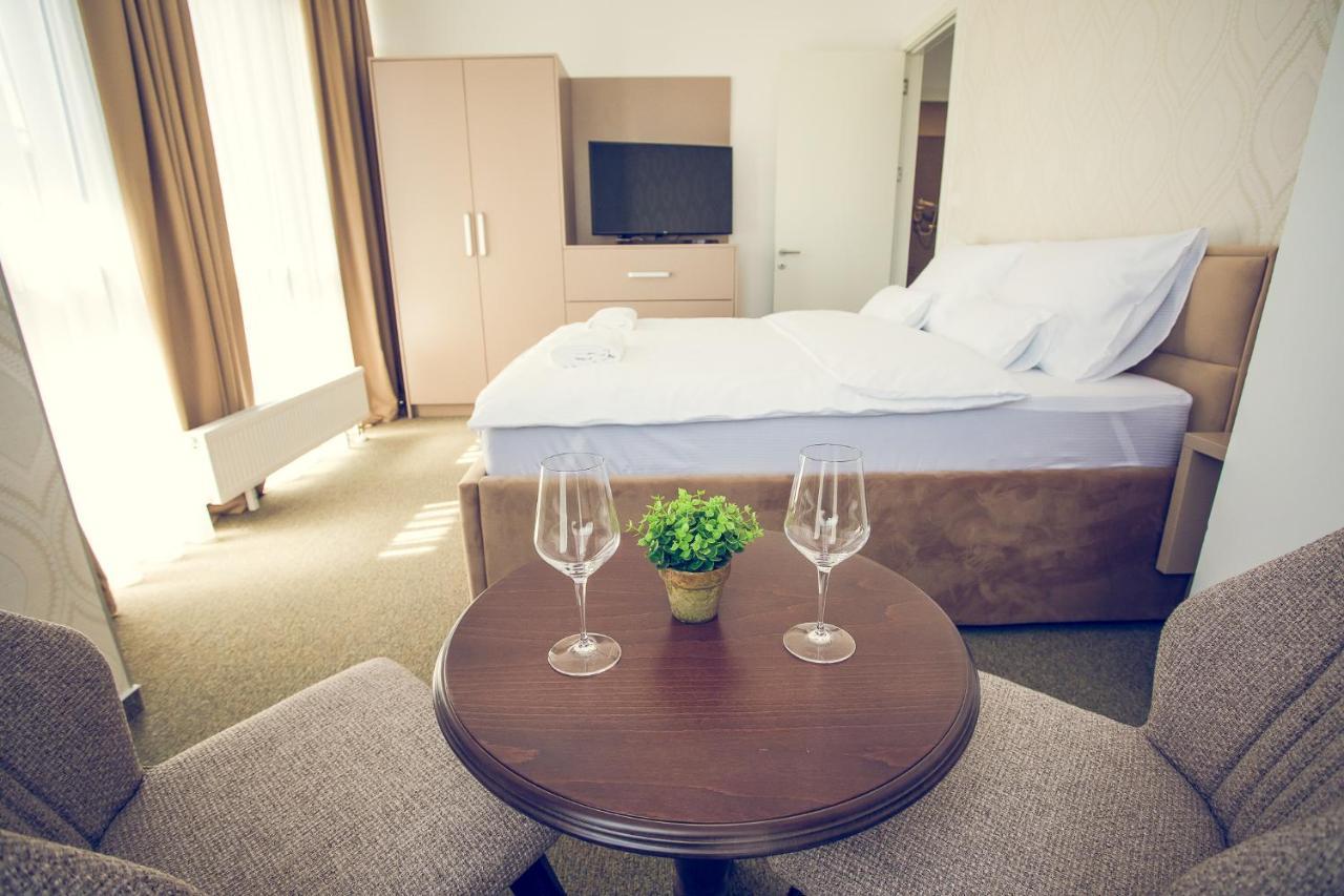 Apartmani Sl Luxury Μπάνια Λούκα Εξωτερικό φωτογραφία