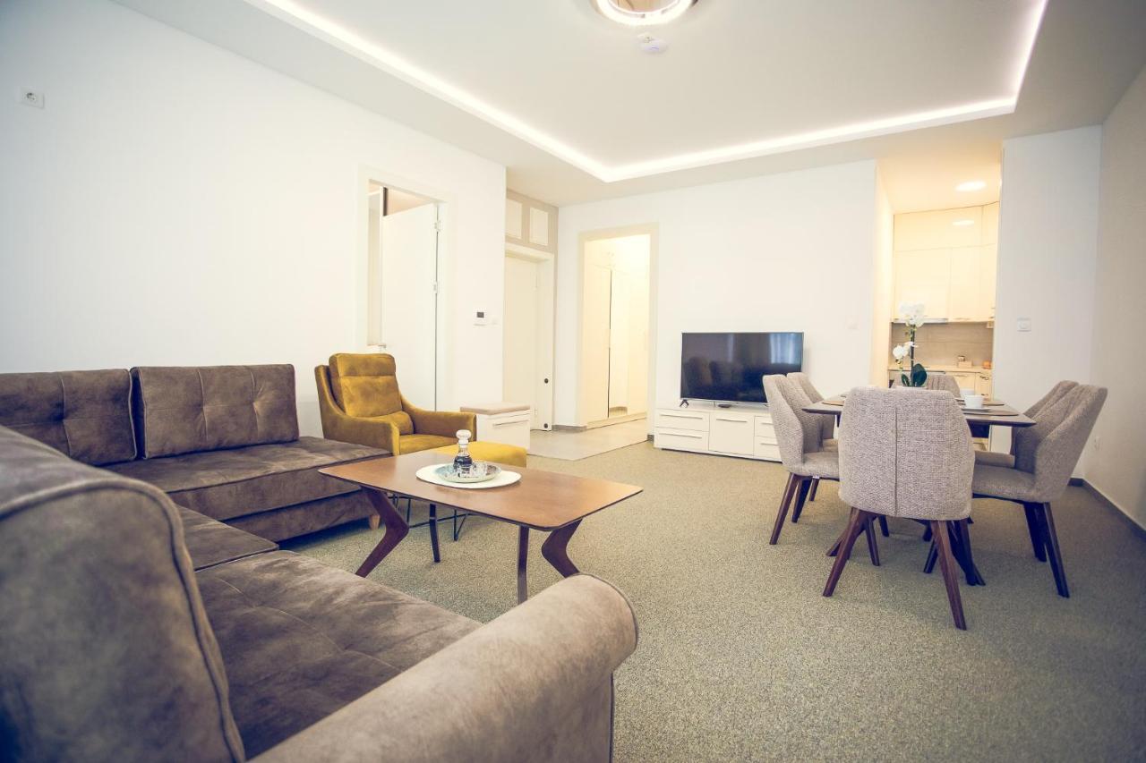 Apartmani Sl Luxury Μπάνια Λούκα Εξωτερικό φωτογραφία