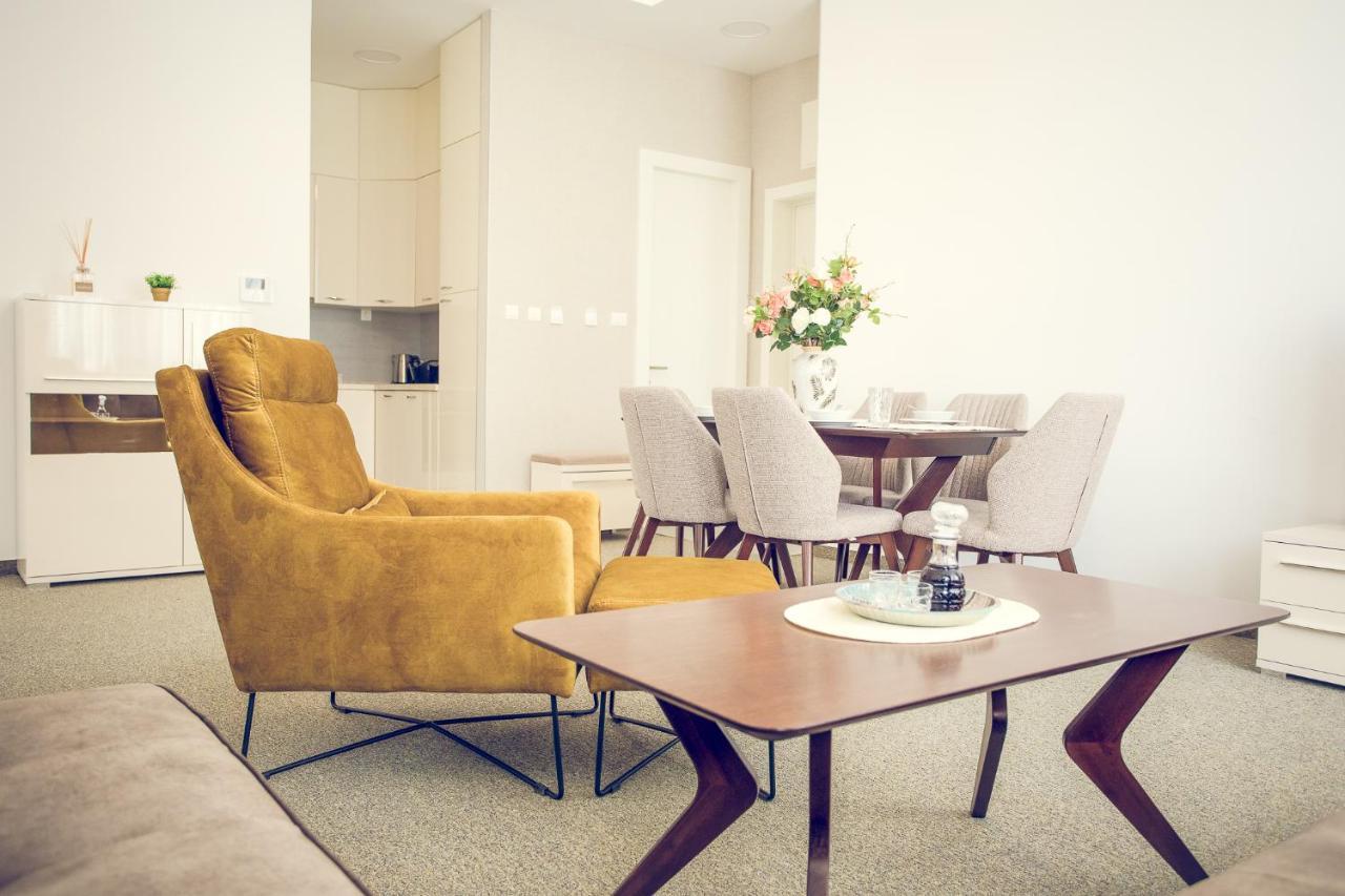 Apartmani Sl Luxury Μπάνια Λούκα Εξωτερικό φωτογραφία
