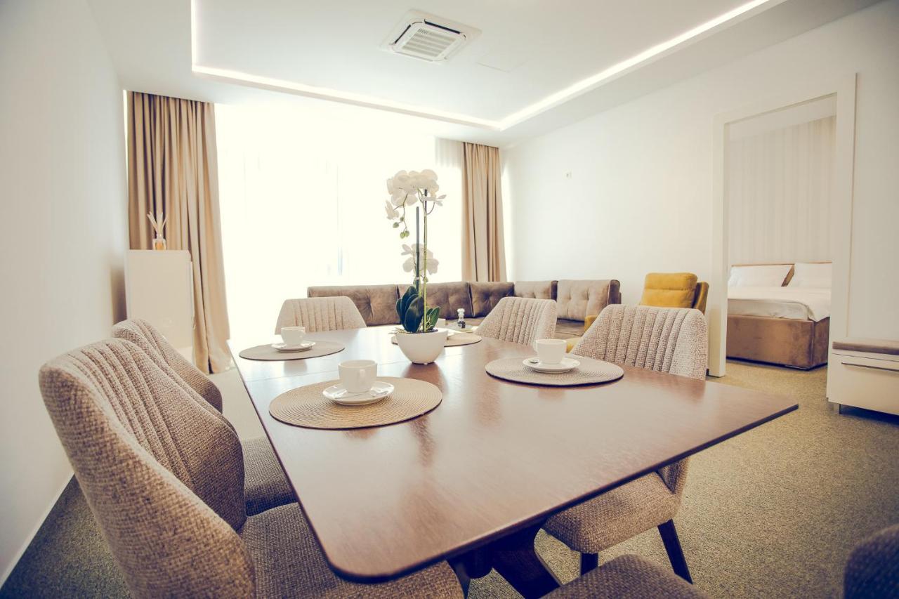 Apartmani Sl Luxury Μπάνια Λούκα Εξωτερικό φωτογραφία